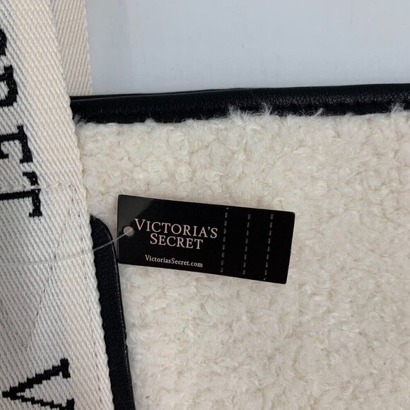 Victoria Secret Women's Fleece Zip Cozy Plush Tote‎ Bag NWT - Picture 6 of 15
